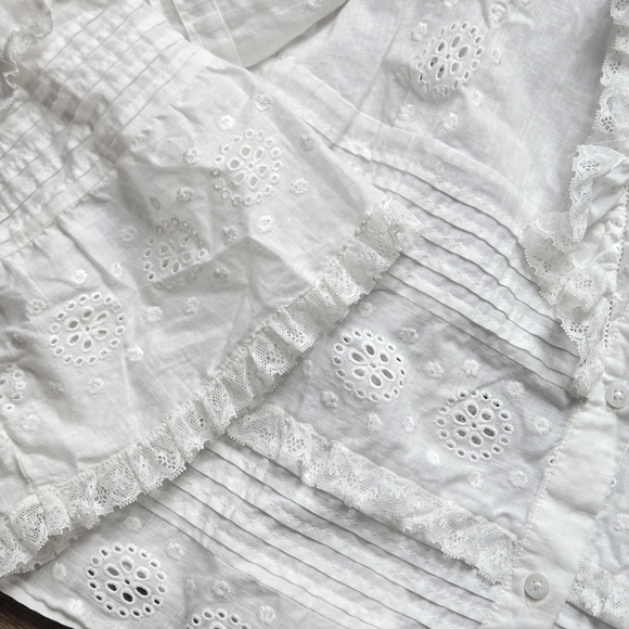 Elegant White Lace Blouse US 6 FR 38 - Picture 7 of 7